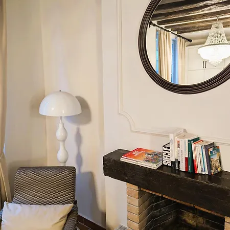 Typical And Elegant - 5 Mouffetard Pantheon Apartment