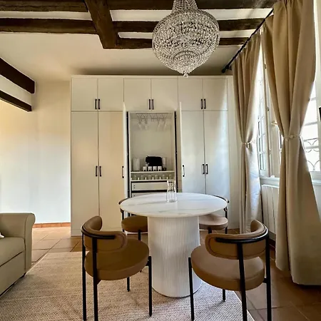 Typical And Elegant - 5 Mouffetard Pantheon פריז