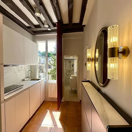 Typical And Elegant - 5 Mouffetard Pantheon *